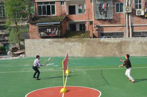 馬路打羽毛球心真大！中山地坪漆廠家有話說